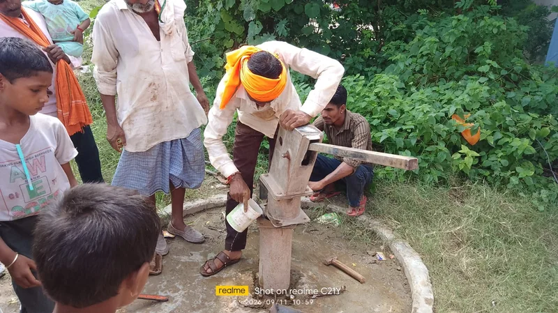 सेवा संकल्प अभियान के तहत पेयजल स्रोतों का क्लोरीनेशन