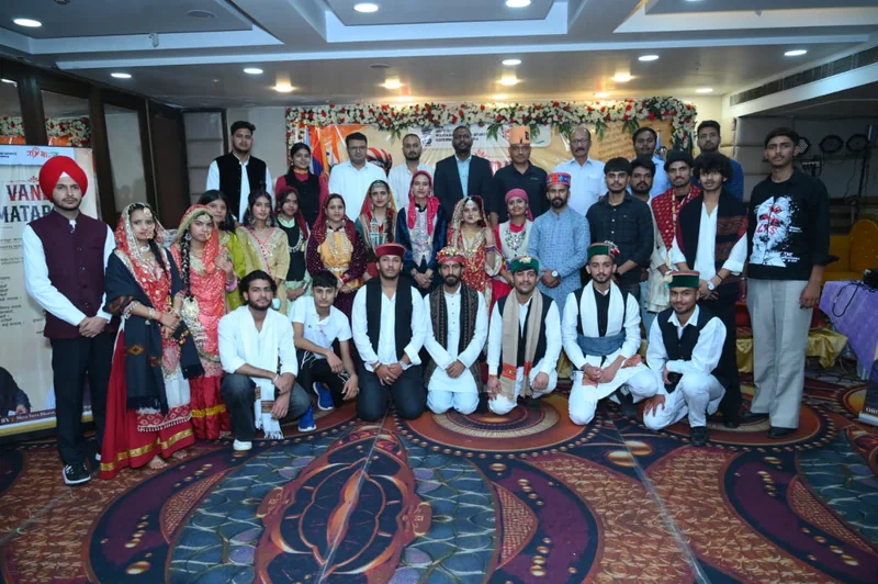 वंदे मातरम कैंप में युवाओं ने स्वयंसेवा, महिला सशक्तिकरण, करियर एवं विकसित भारत में युवा भूमिका पर किया संवाद