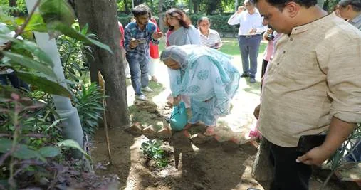 वस्त्र मंत्रालय ने गांधी जयंती के अवसर पर विशेष अभियान 6 के अंतर्गत स्वच्छता एवं सफाई गतिविधियों का आयोजन किया